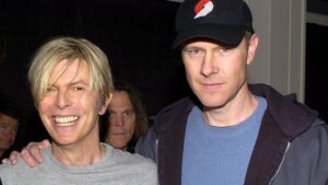 Bowie and Hamilton in Los Angeles on April 22, 2004 (Image credit: L. Cohen/Wireimage)