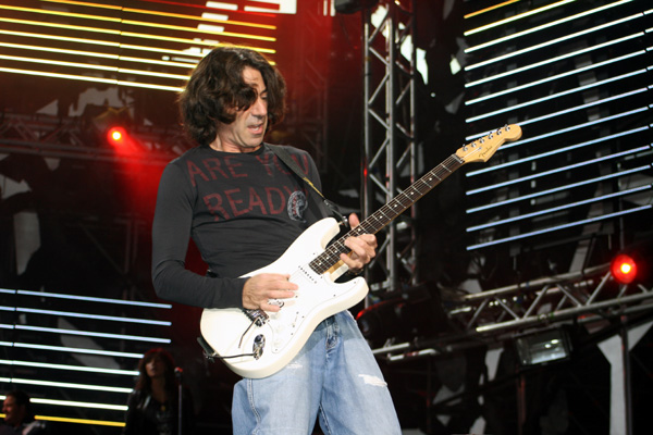 Stef Burns