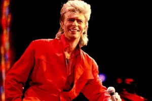 Earl Slick Recalls David Bowie’s Onstage Heart Attack
